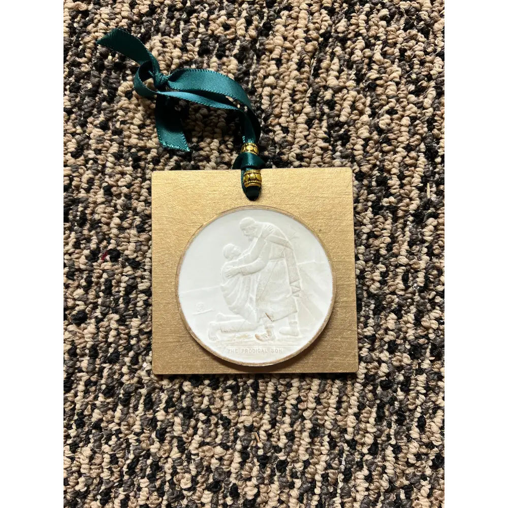 Gold Intaglio Ornament - 5 - Christmas