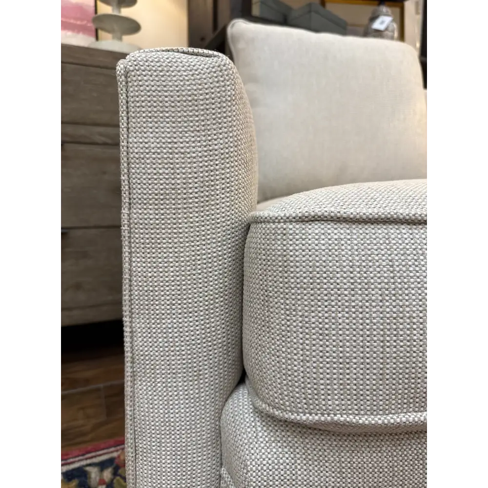 Hollins Swivel Chair - Swivel Chair