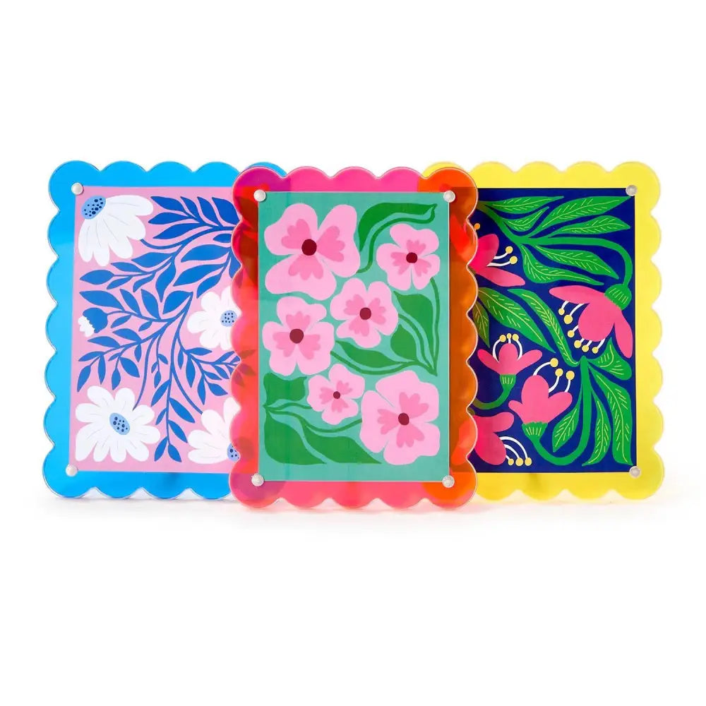 Scalloped Acrylic Photo Frame 4x6 - Picture Frame