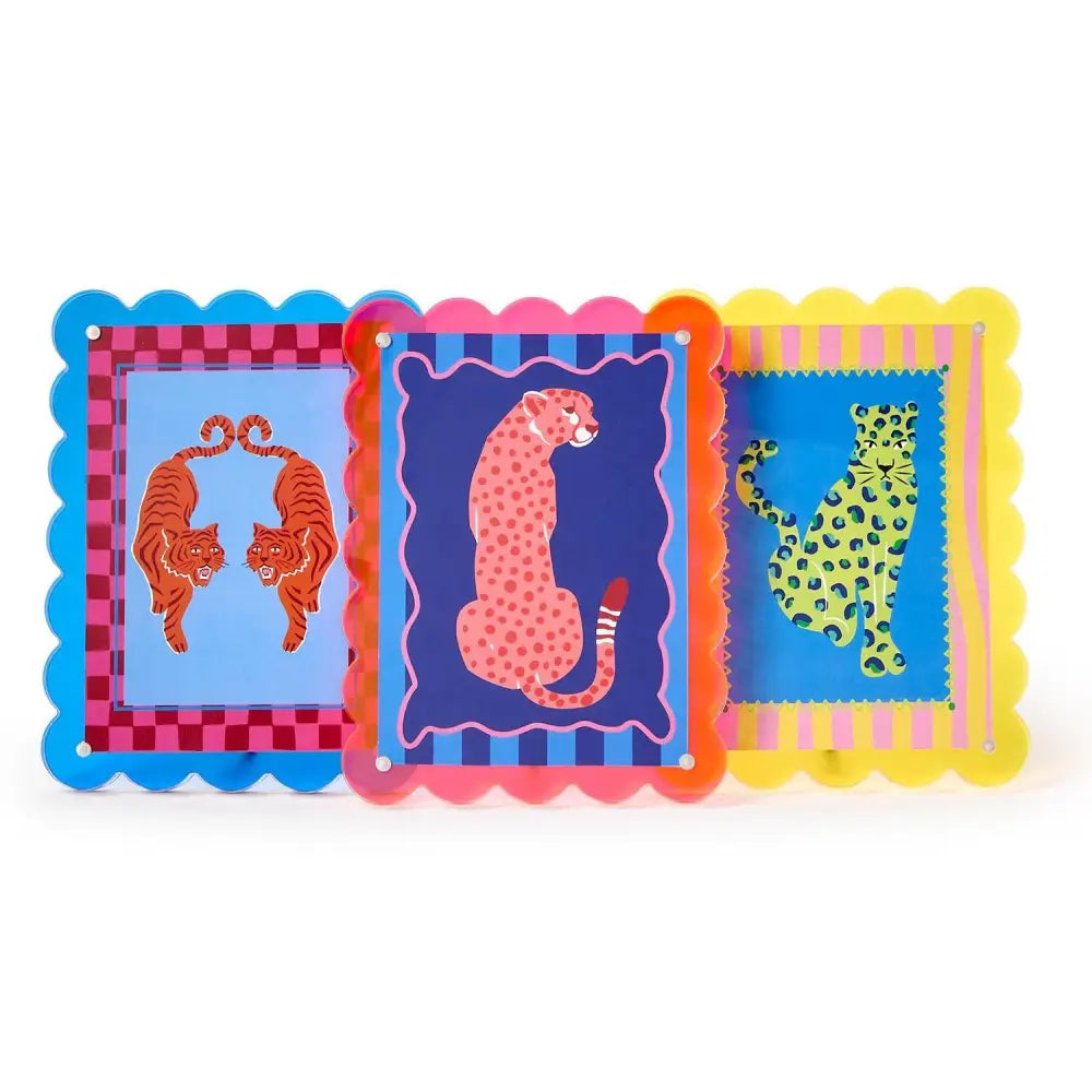 Scalloped Acrylic Photo Frame 5x7 - Picture Frame