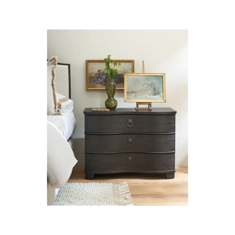 Serpentine Chest - Chest