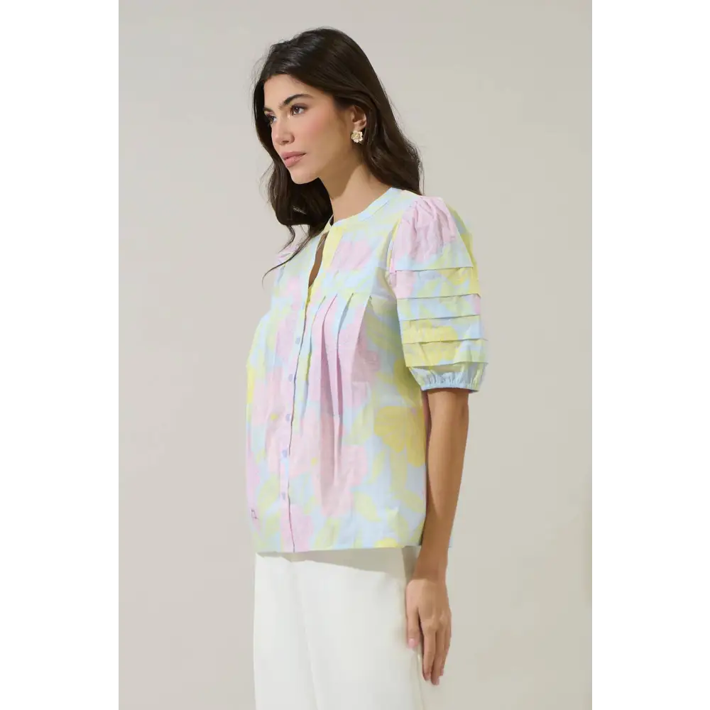 Brisa Floral Court Button Down Top