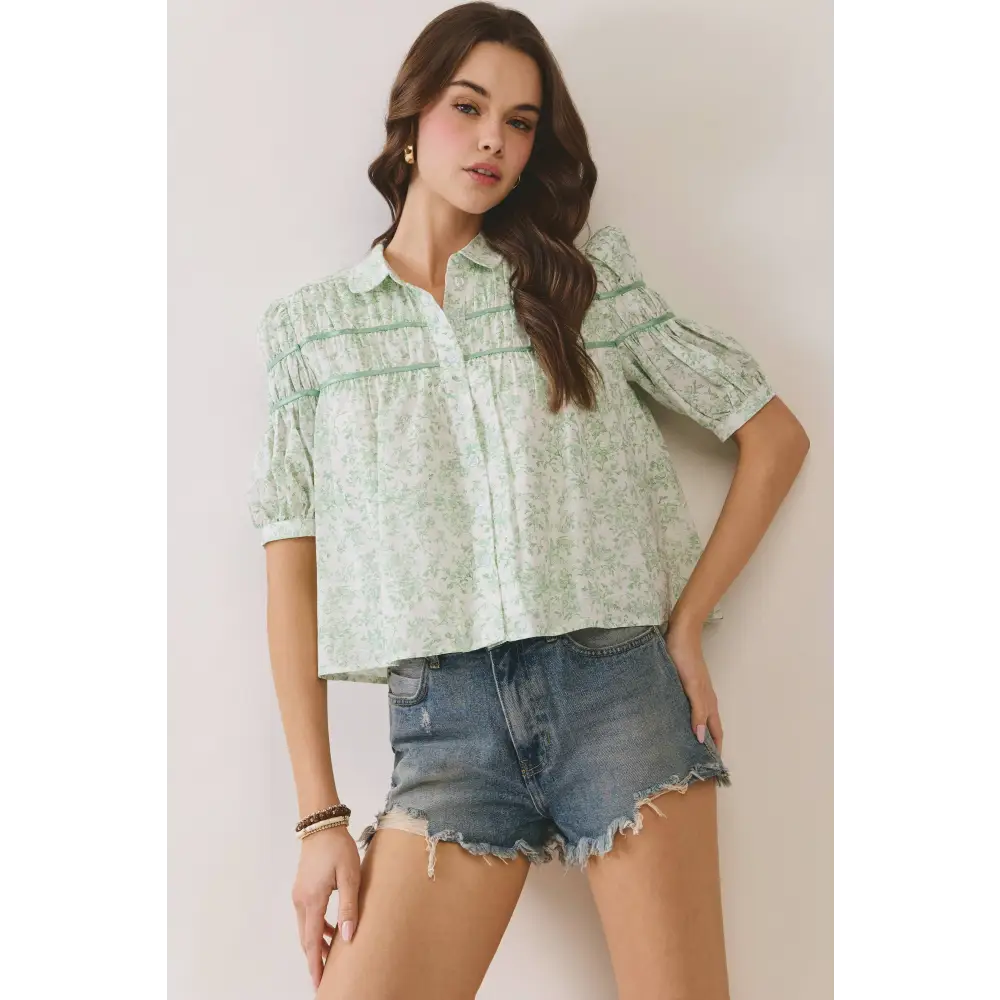 CT9819-Floral Print Pintuck Button Down Puff Sleeve Blouse