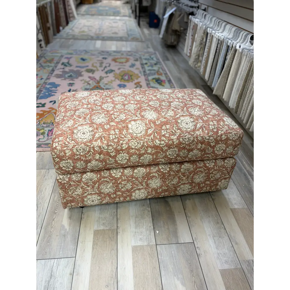 Finn Ottoman - Ottoman