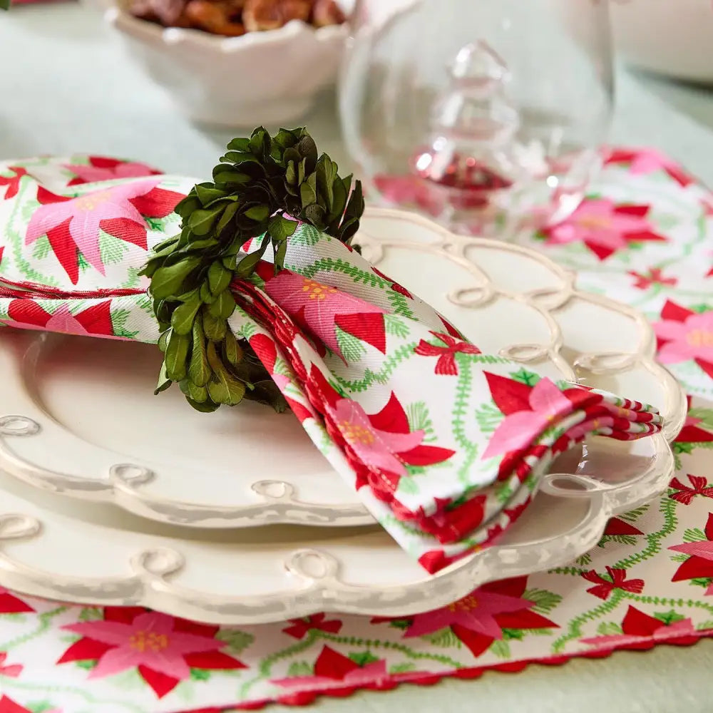 Set of 4 Poinsettia Napkins - Christmas Napkins