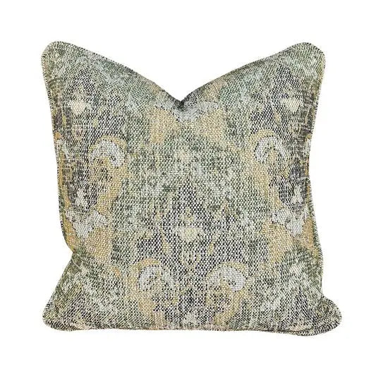 THROW PILLOW - PILLOWS