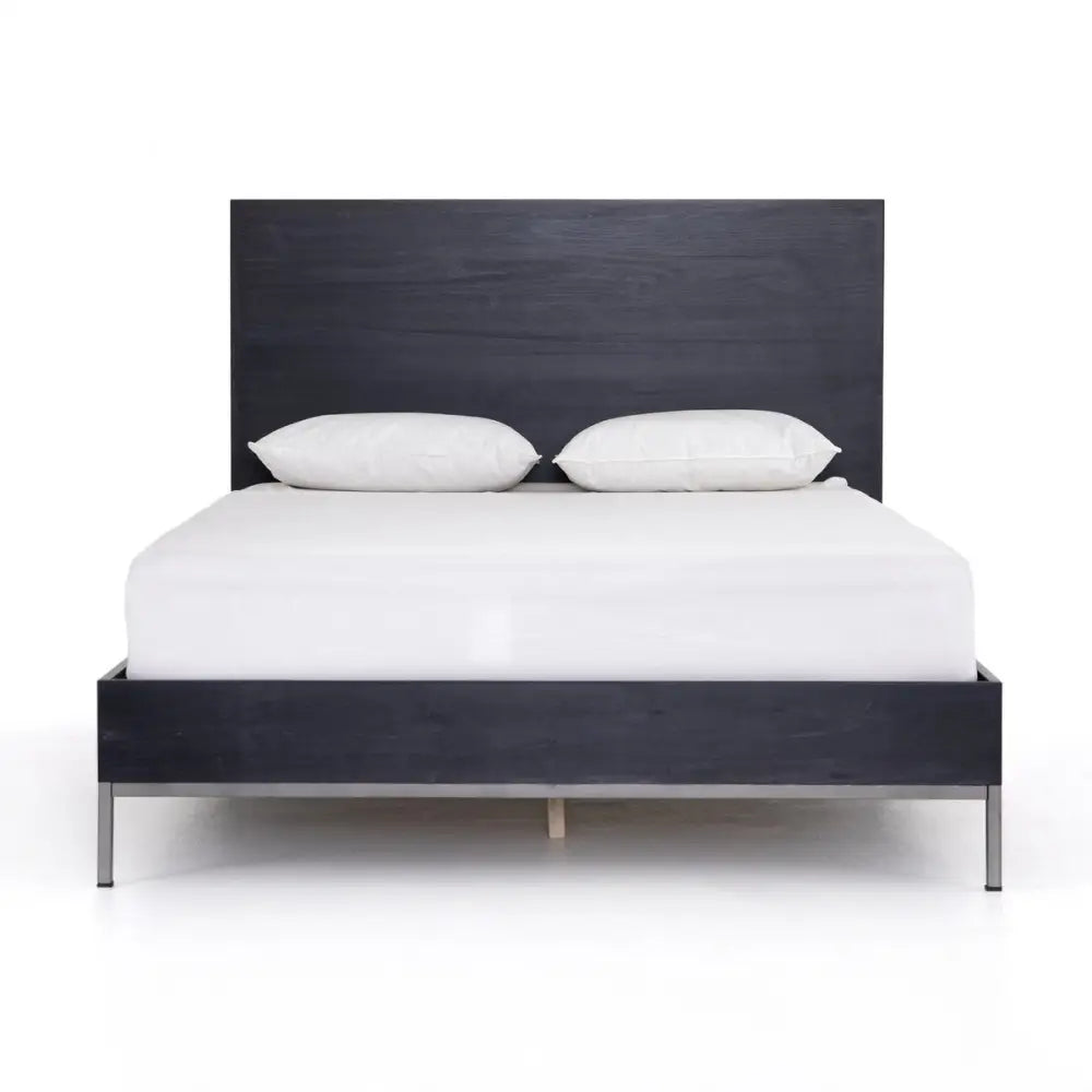 Trey Queen Bed - Queen Bed